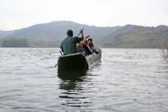 lake-bunyonyi-canoe-ride