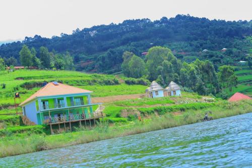 African Tent Resort Bunyonyi (4)