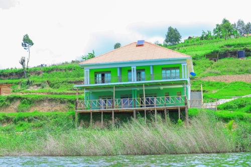African Tent Resort Bunyonyi (6)